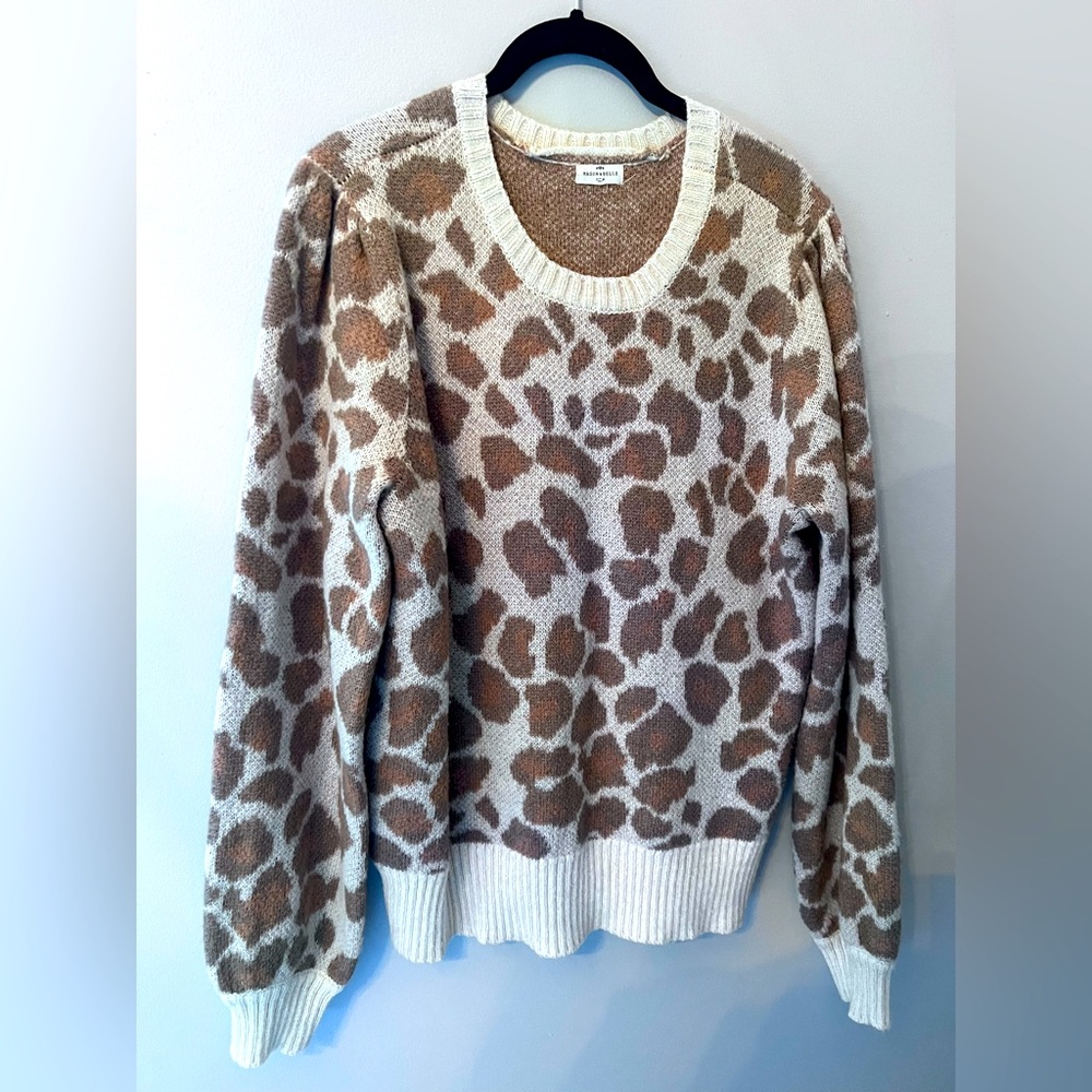 Boutique sweater, size large. Mason & Belle